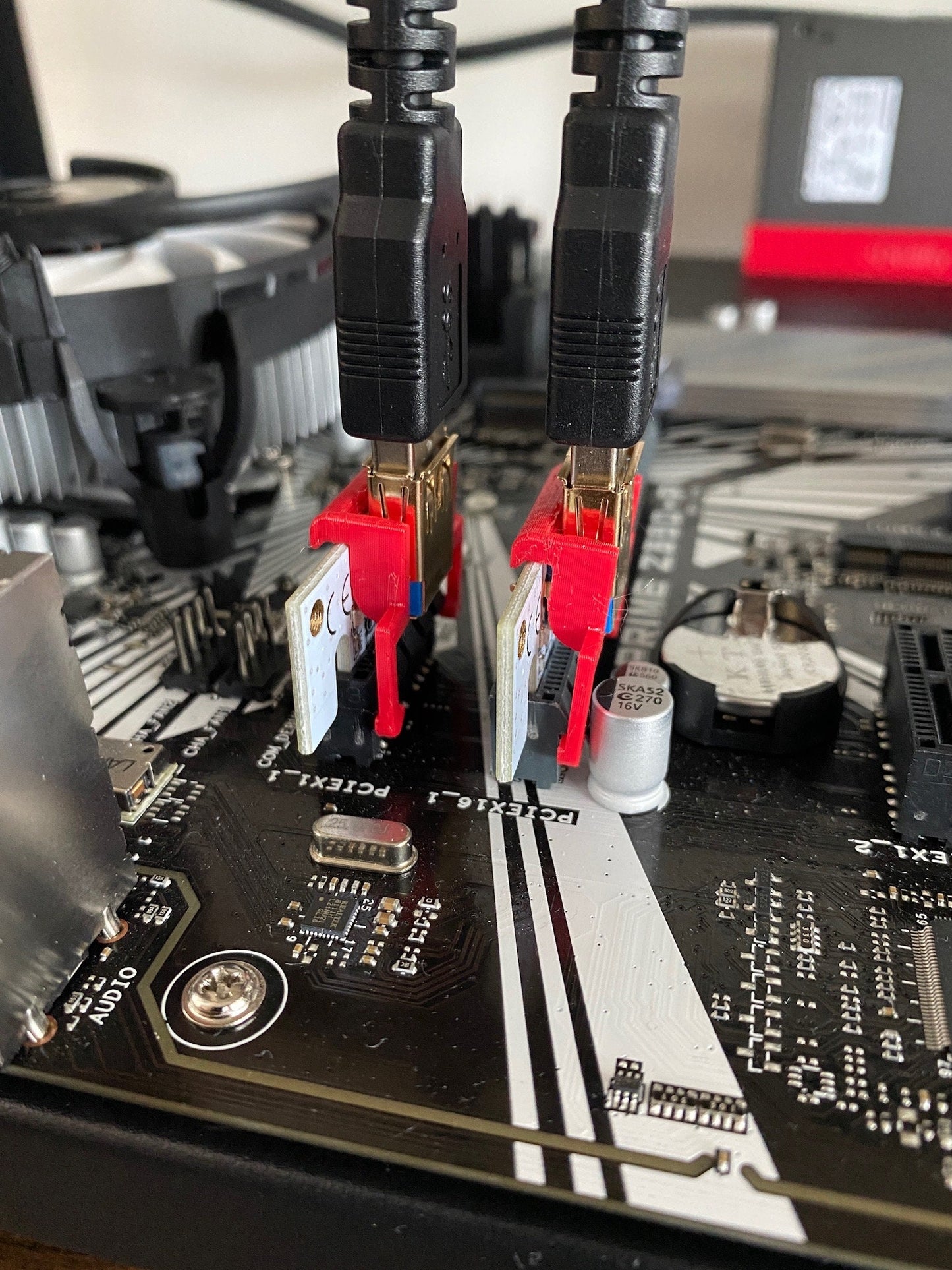 PCIe Riser Locking Clips for Mining Rigs // Good for tight spaces // 3D printed //